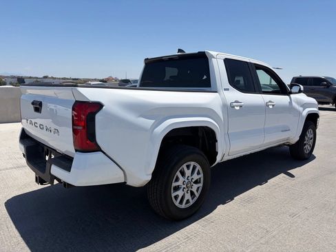 Used 2025 Toyota Tacoma SR5 RWD image 2