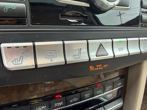 Used 2014 Mercedes-Benz E 350 4MATIC Sedan image 21