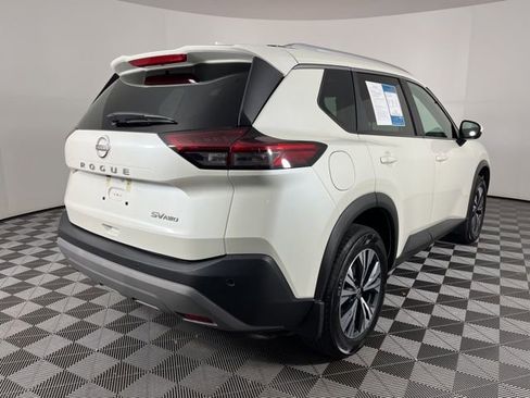 Used 2023 Nissan Rogue SV w/ SV Premium Package image 10