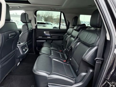 Used 2025 Ford Expedition Max Platinum image 19