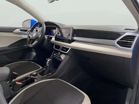 Used 2025 Volkswagen Taos SE w/ Panoramic Sunroof Package AWD/4WD image 78