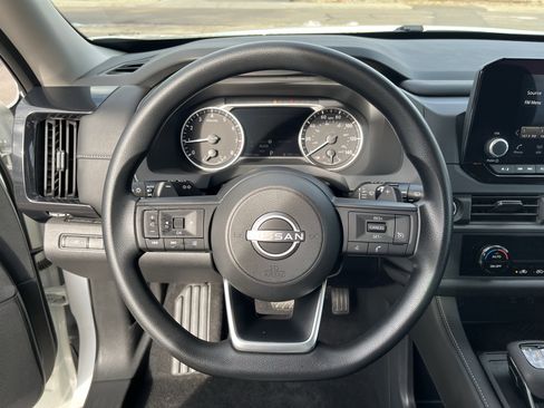 Certified 2024 Nissan Pathfinder S image 11