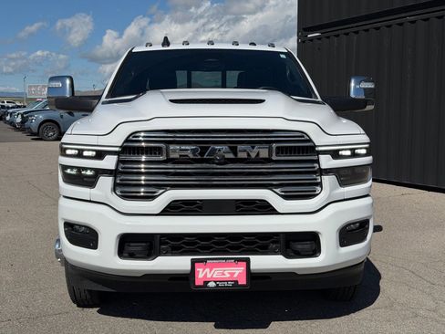 Used 2025 RAM 3500 Laramie AWD/4WD image 2
