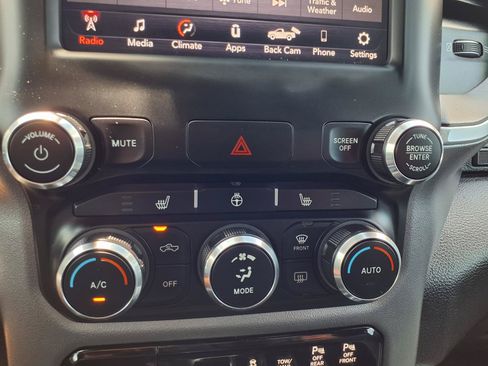 Used 2019 RAM 1500 Big Horn AWD/4WD image 9
