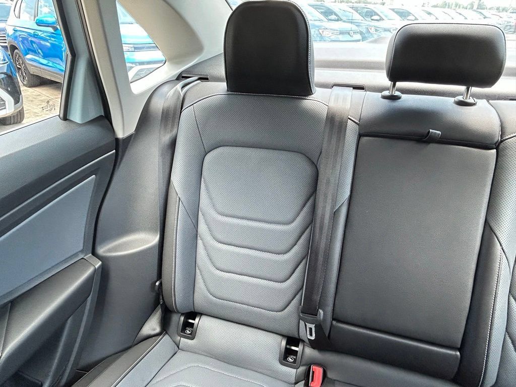 Certified 2025 Volkswagen Jetta SEL FWD image 24
