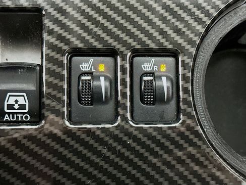 Used 2018 Toyota 4Runner SR5 Premium image 26