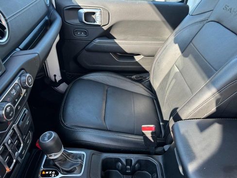 Used 2023 Jeep Wrangler Unlimited Sahara w/ Cold Weather Group AWD/4WD image 13
