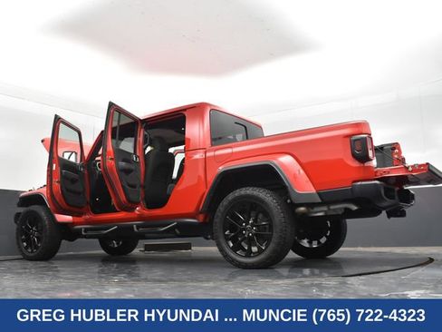 Used 2025 Jeep Gladiator Sport AWD/4WD image 41