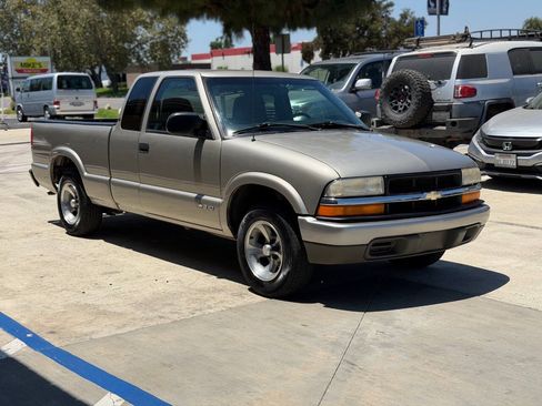 Used 2000 Chevrolet S10 Pickup LS w/ Preferred Equipment Group RWD image 6