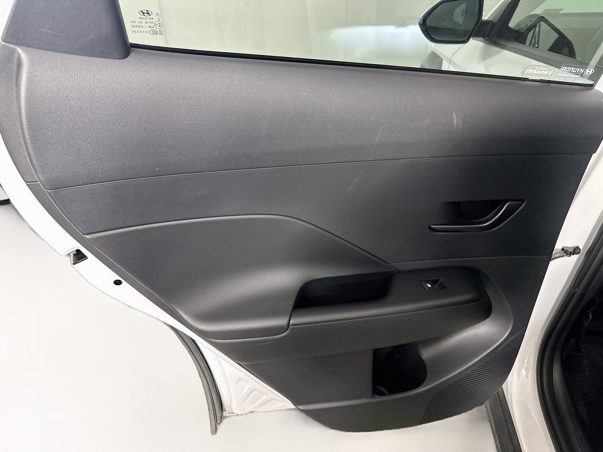 Used 2025 Hyundai Kona SEL FWD image 25