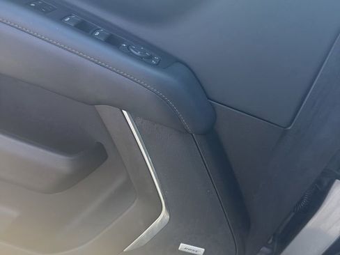 Used 2021 Chevrolet Tahoe Z71 image 11