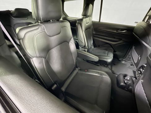 Used 2023 Jeep Grand Cherokee L Laredo image 27