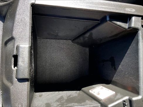 Used 2019 Chevrolet Traverse LT image 32