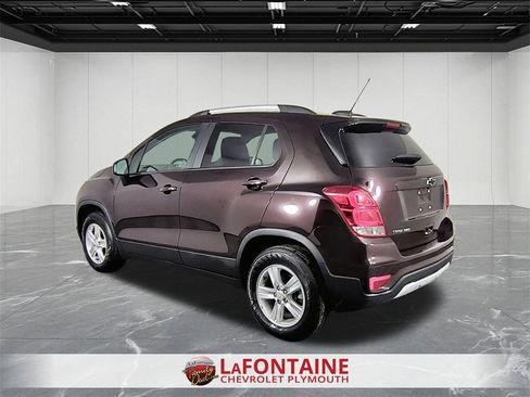 Certified 2022 Chevrolet Trax LT w/ LT Convenience Package image 6