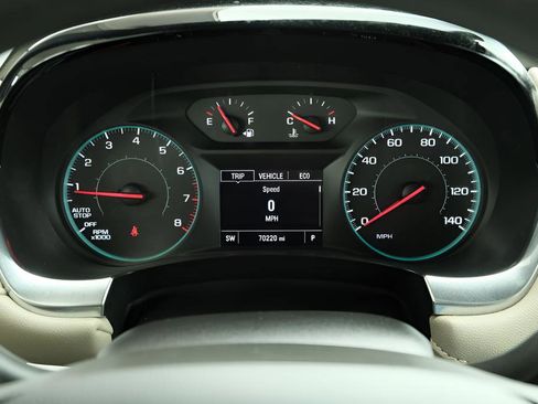 Used 2023 Chevrolet Traverse LS image 9