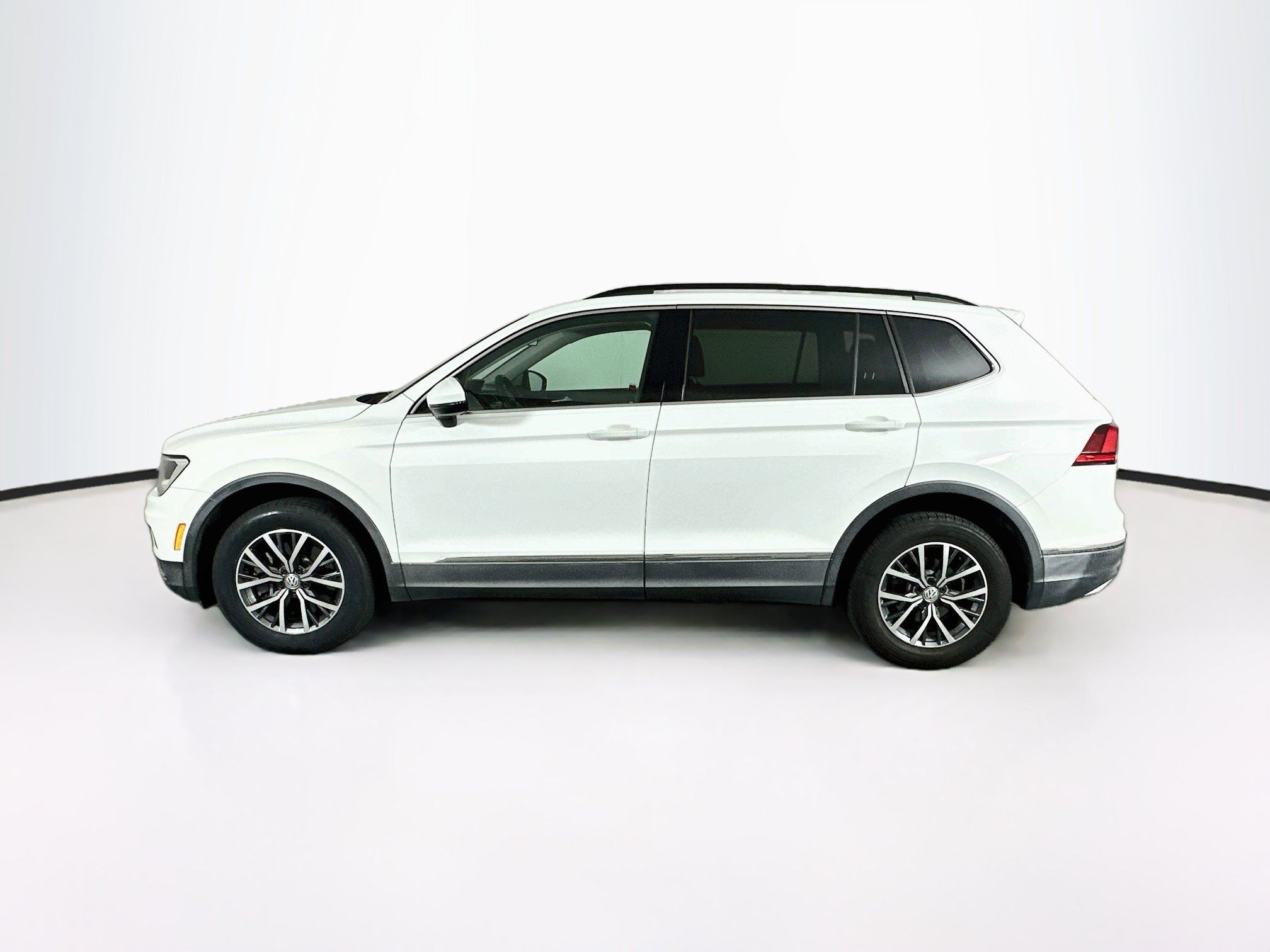 Used 2020 Volkswagen Tiguan SE FWD image 4