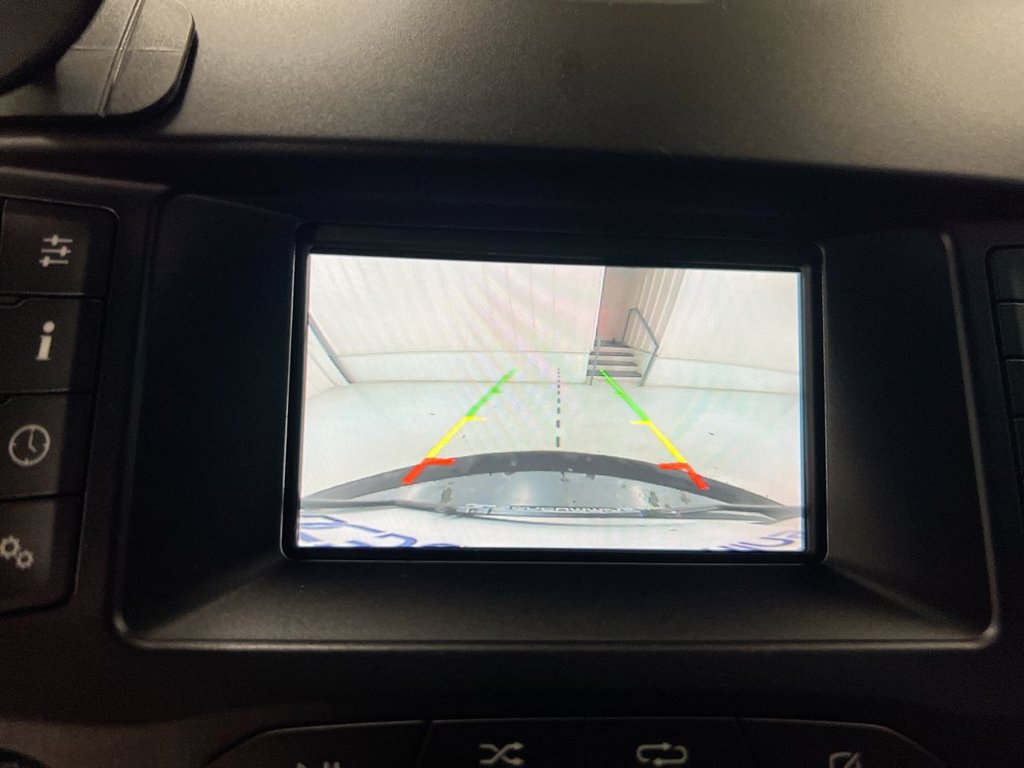 Used 2019 Ford Edge SE FWD image 15