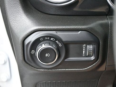 Used 2023 Jeep Wrangler Unlimited Sahara AWD/4WD image 27