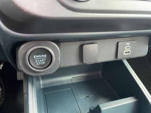 Used 2025 Ford Maverick Lobo AWD/4WD image 21