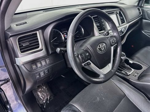 Used 2014 Toyota Highlander Limited Platinum FWD image 10