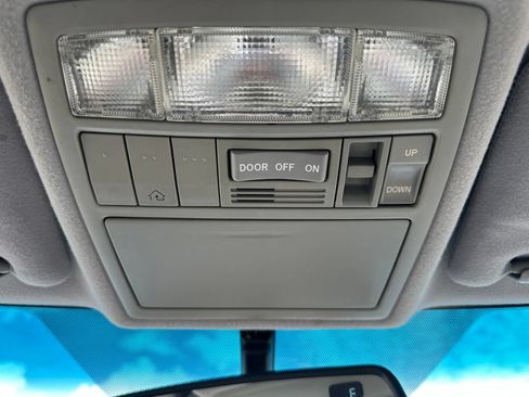 Used 2009 Toyota Camry XLE FWD image 26