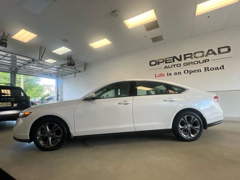Used 2023 Honda Accord EX image 3