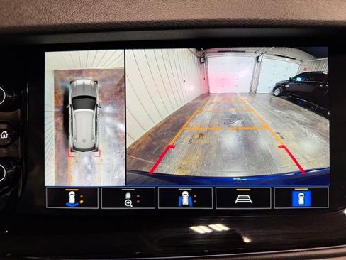 Used 2023 Buick Envision Avenir image 40