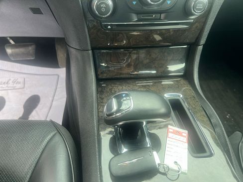 Used 2014 Chrysler 300 C RWD image 22