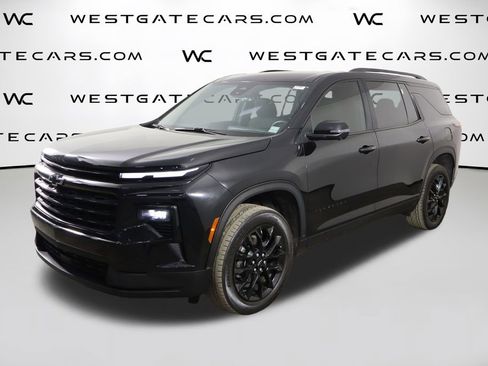 Used 2025 Chevrolet Traverse LT w/ Midnight/Sport Edition image 1