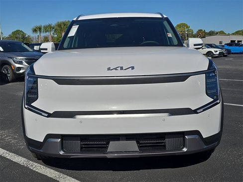 New 2026 Kia EV9 Wind image 3