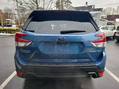 Certified 2023 Subaru Forester Premium image 4