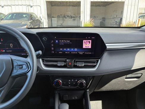 Used 2025 Chevrolet TrailBlazer LT image 17