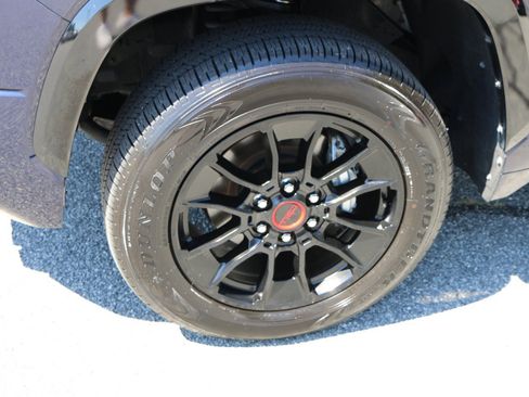Used 2023 Toyota Tundra Platinum AWD/4WD image 13
