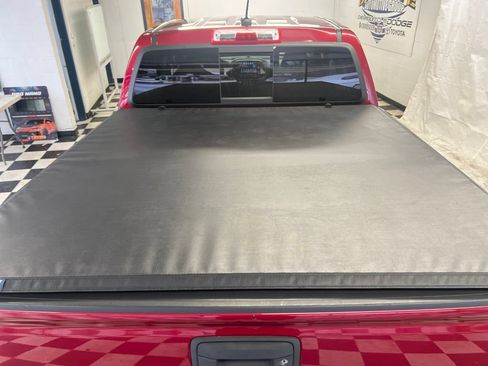 Used 2018 Chevrolet Colorado Z71 AWD/4WD image 13