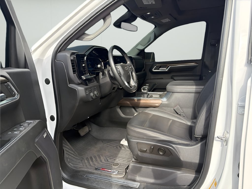 Used 2023 Chevrolet Silverado 1500 RST w/ RST All Star Premium Package AWD/4WD image 15