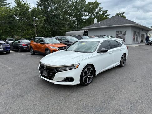 Used 2022 Honda Accord Sport image 3