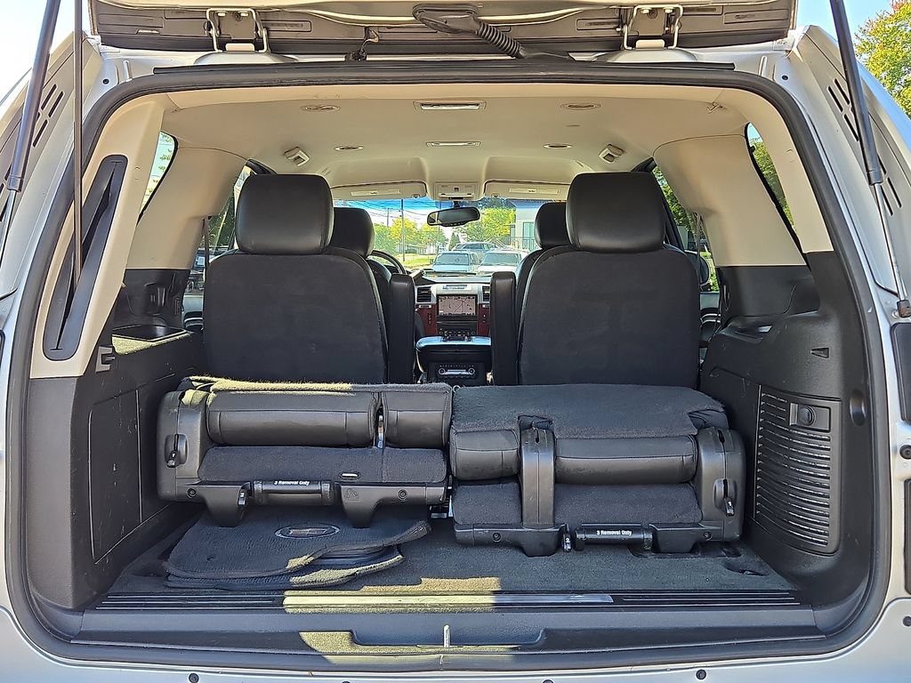 Used 2014 Cadillac Escalade Luxury RWD image 29