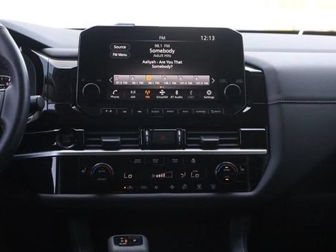 Certified 2025 Nissan Pathfinder SL AWD/4WD image 25