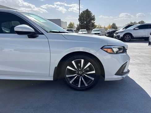 Used 2023 Honda Civic EX image 3