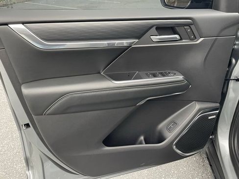 Certified 2025 GMC Acadia Elevation image 28