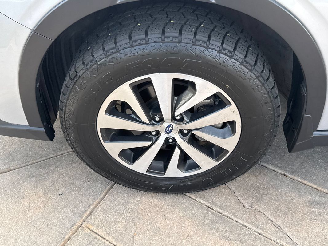 Used 2020 Subaru Outback Premium AWD/4WD image 11