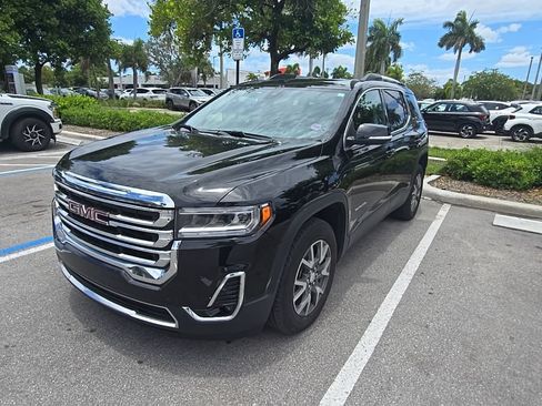 Used 2023 GMC Acadia SLT FWD image 3