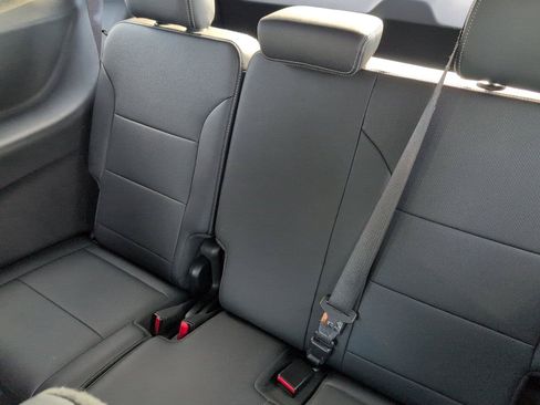 Used 2024 GMC Terrain SLE AWD/4WD image 33