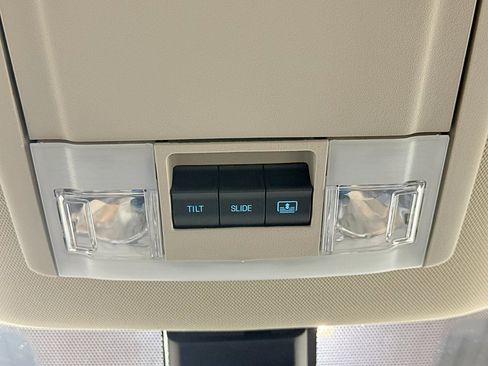 Used 2018 Ford Explorer Platinum image 30