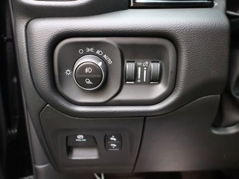 New 2026 RAM 1500 Laramie AWD/4WD image 19