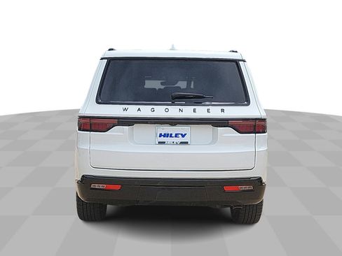 Used 2023 Jeep Wagoneer Series II RWD image 7