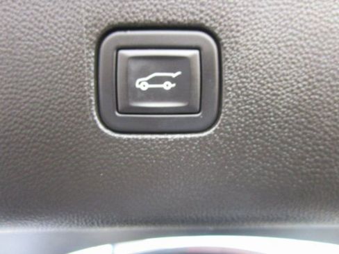 Certified 2023 Buick Enclave Essence image 20
