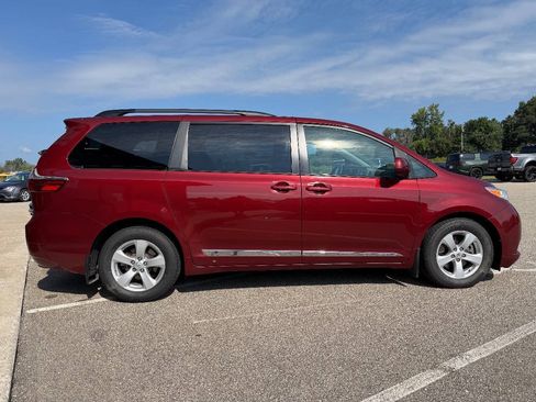 Used 2017 Toyota Sienna LE FWD image 7
