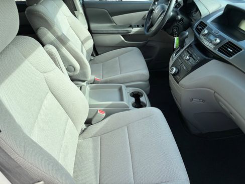 Used 2011 Honda Odyssey EX image 10