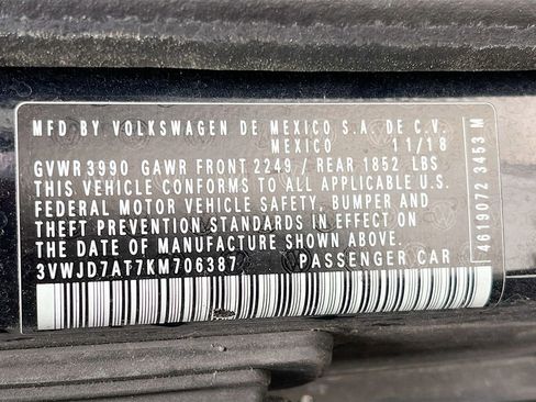 Used 2019 Volkswagen Beetle 2.0T SE FWD image 28